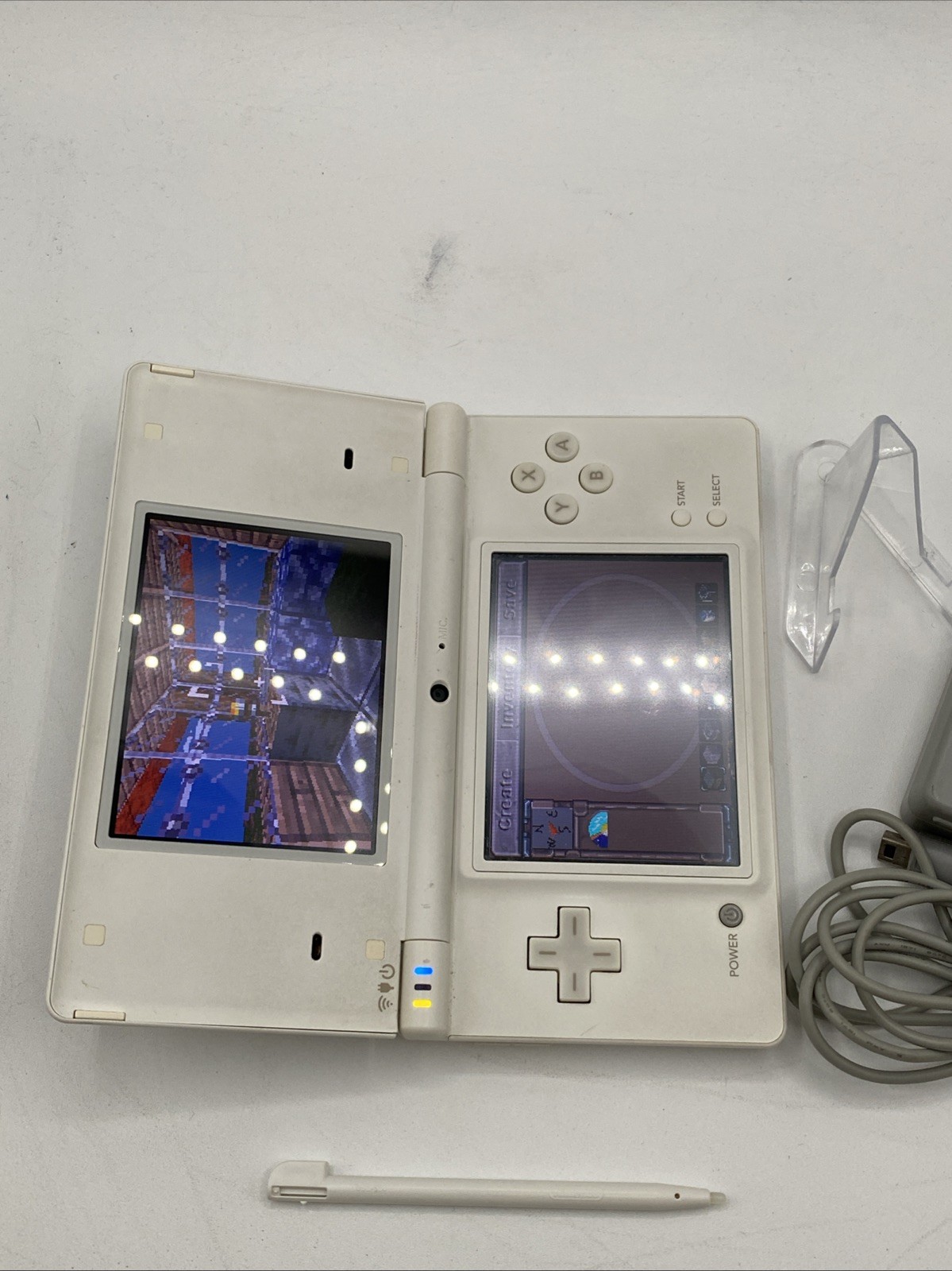Nintendo DSi White Console Bundle w/ Charger & 16GB SD Card