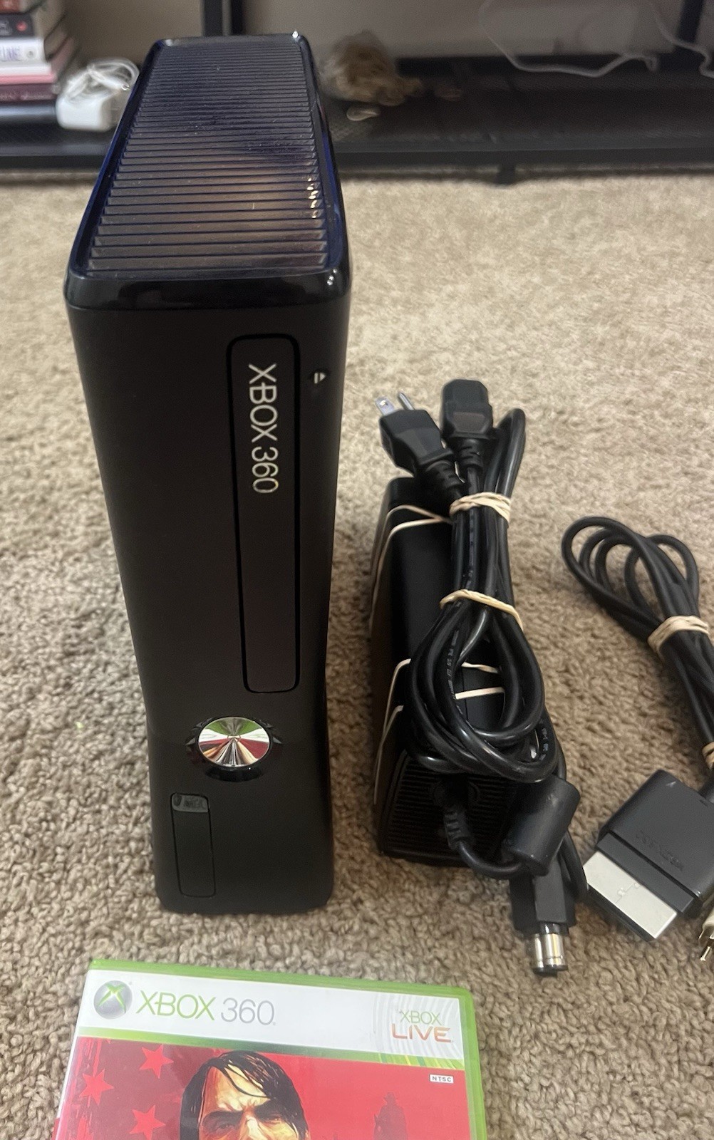 Microsoft Xbox 360 Slim Console + Xbox 360 Controller + Red Dead Redemption