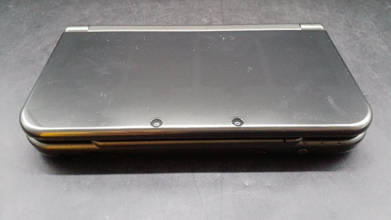 Nintendo 3DS LL Model RED 001 NINTENDO