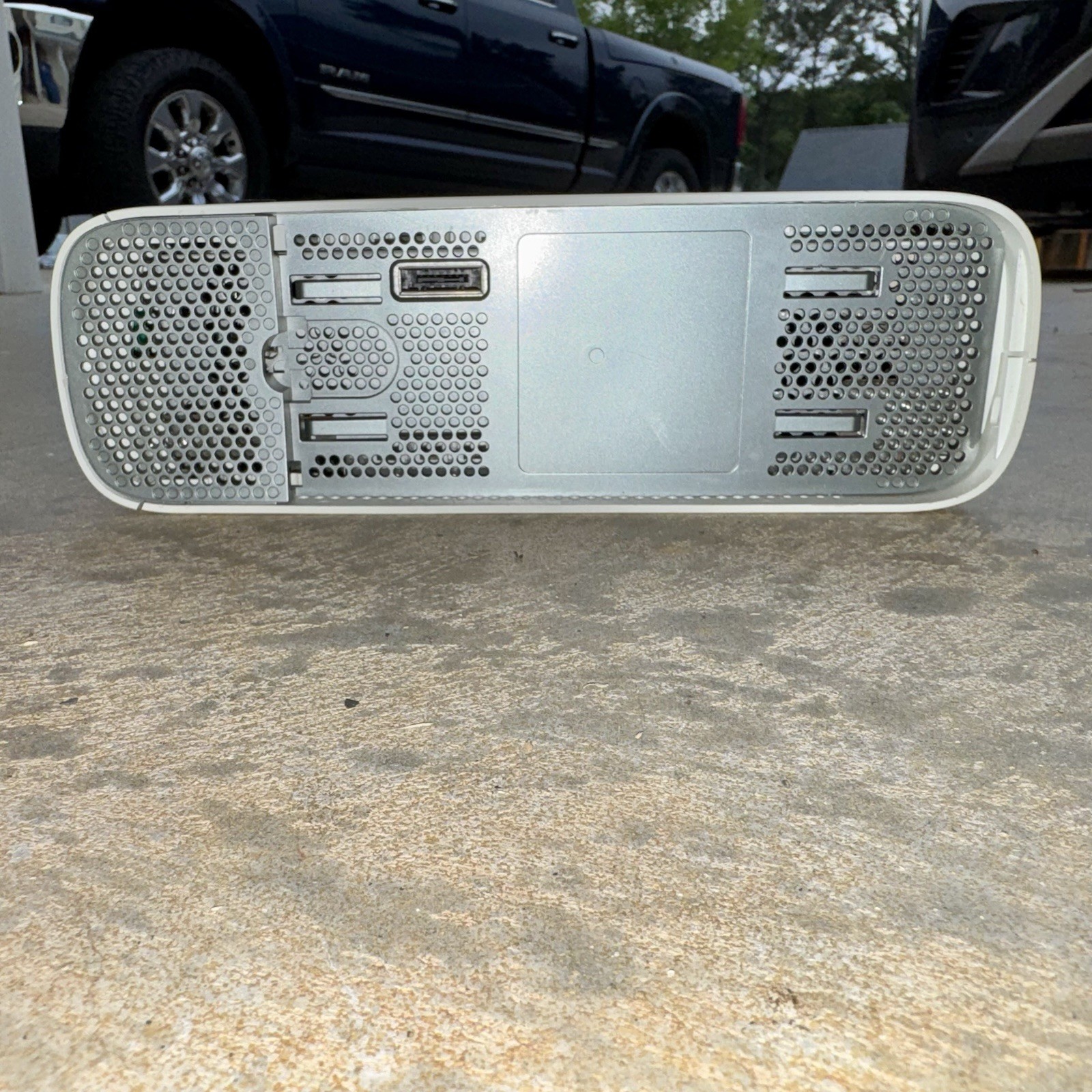Microsoft Xbox 360 White Console – For Parts Only