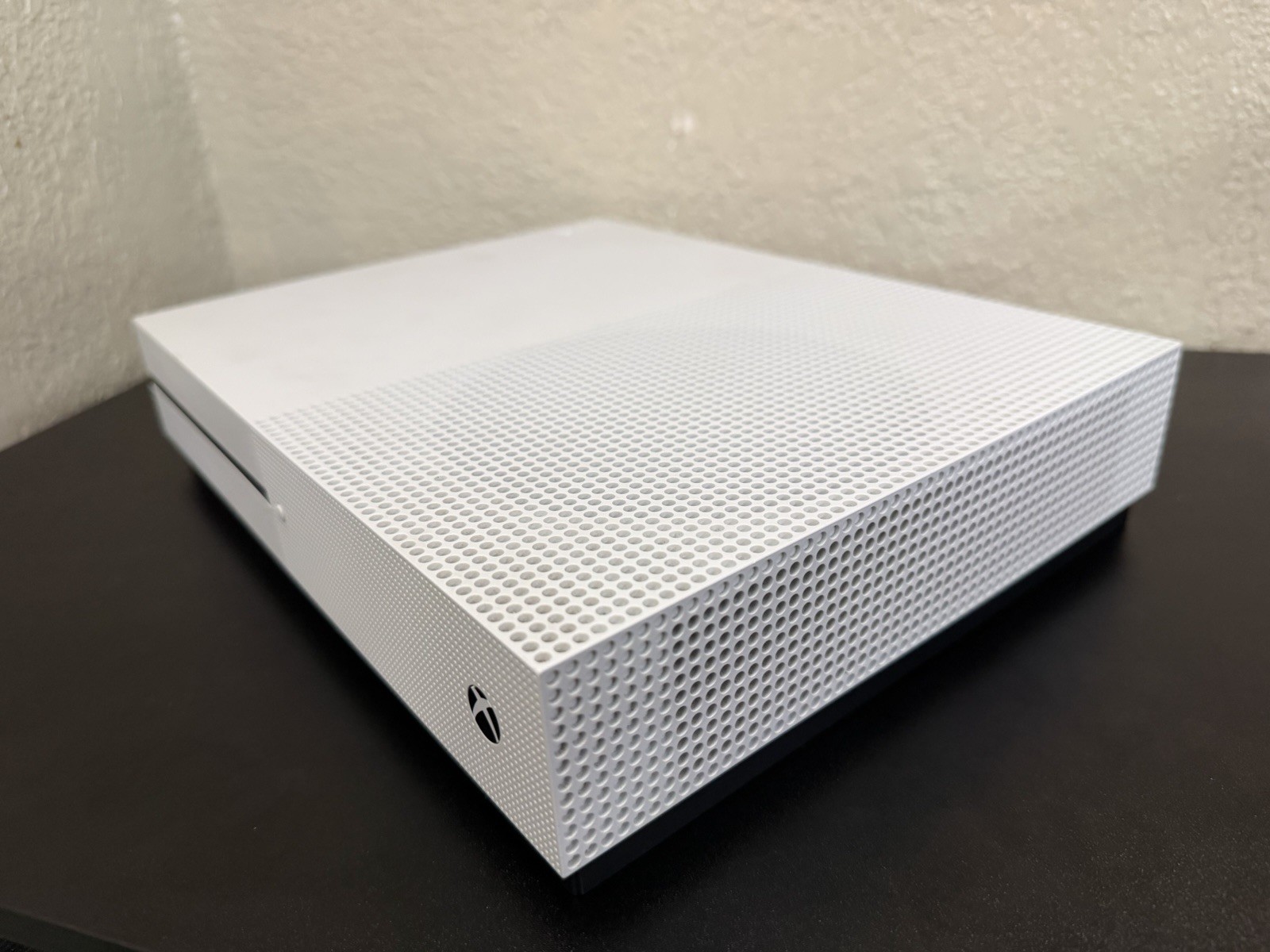 Xbox One S Console Bundle – Controller + GTA 5 Included