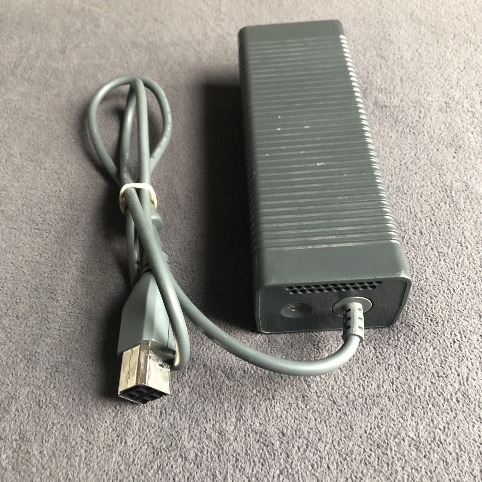 Microsoft Xbox 360 Arcade Console 60GB Early Falcon w Power Supply NEEDS REPAIRS