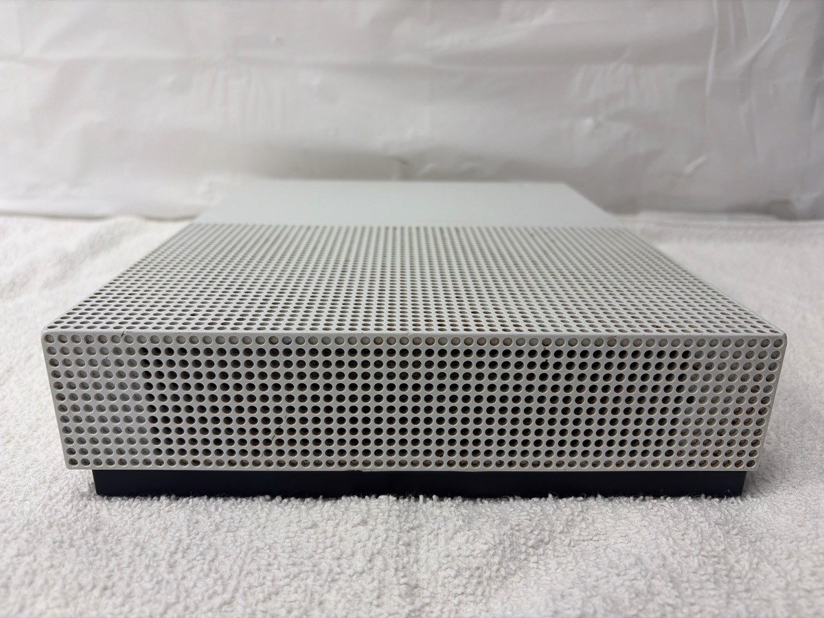 PRE OWNED MICROSOFT XBOX ONE S – CONSOLE – ALL-DIGITAL EDITION – 1TB (P23016500)