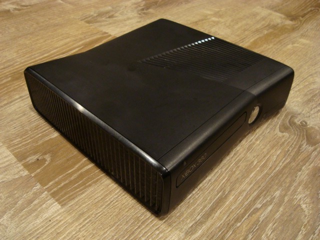 Microsoft Xbox 360 S Console – Matte Black (1439) – RECONDITIONED – No HDD