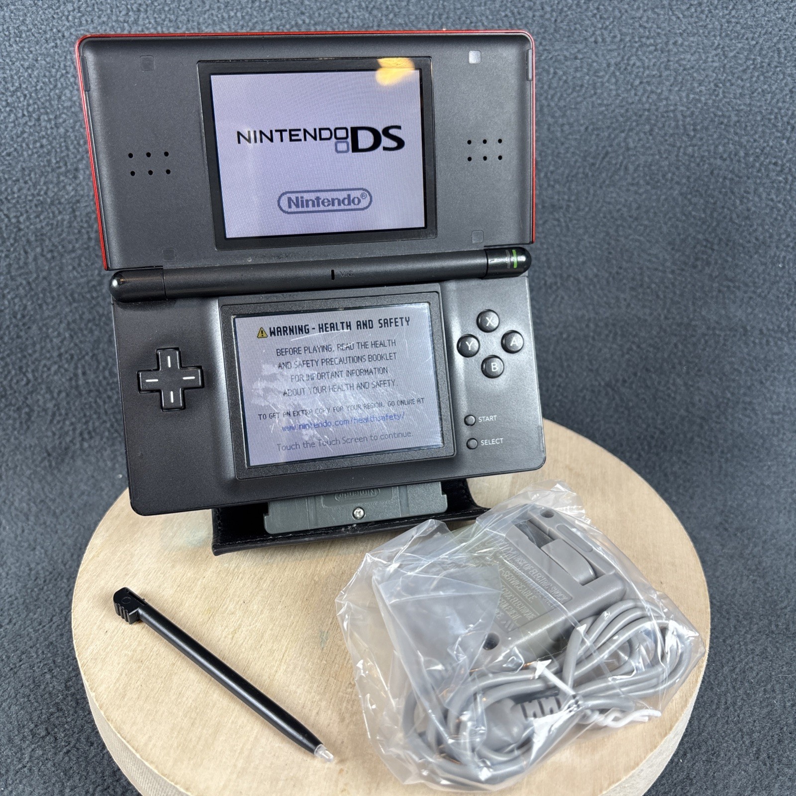 Nintendo DS Lite USG-001 Crimson Red/Black Console w/ Charger – Tested DMG Touch