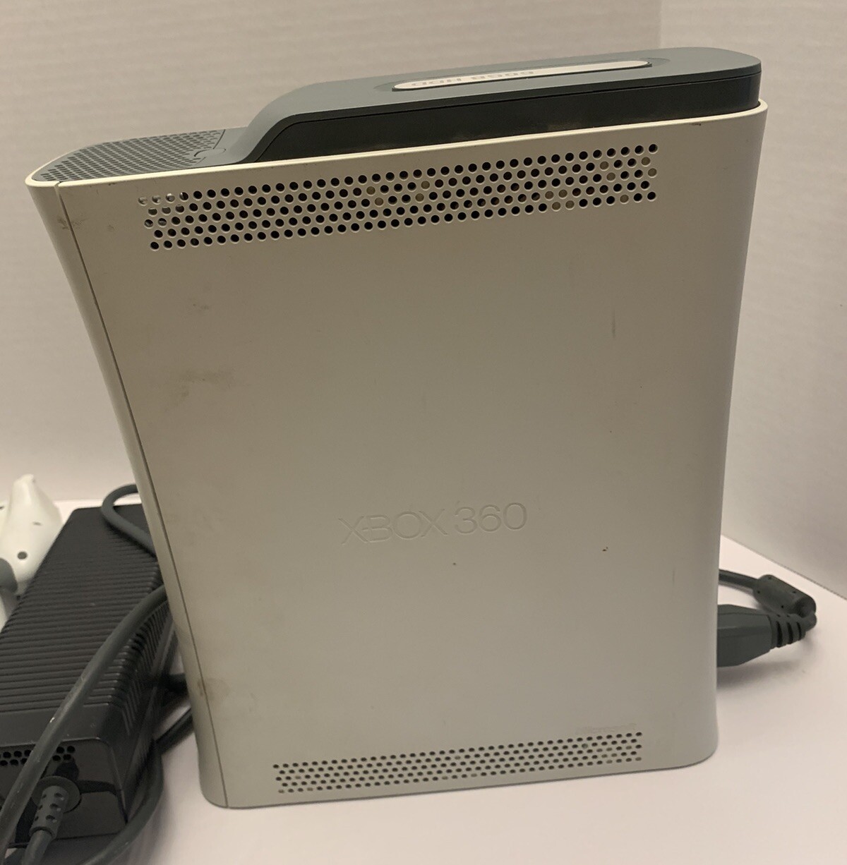 Microsoft Xbox 360 60GB Console Power Supply AV Cable white Controllers LOT