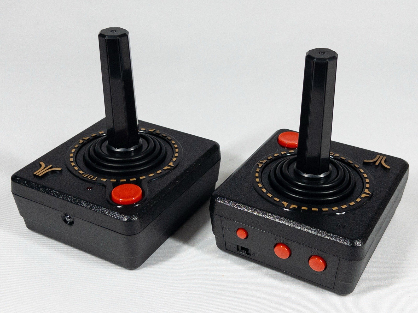 2015 AtGames Atari Flashback 6 Classic Console 100 Built-in Games – AR2680