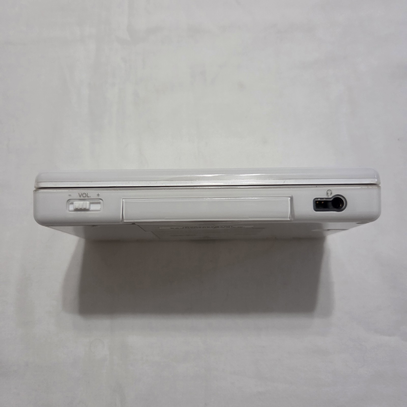 Broken Nintendo DS Lite White Handheld Console Multiple Issues Turns On – READ