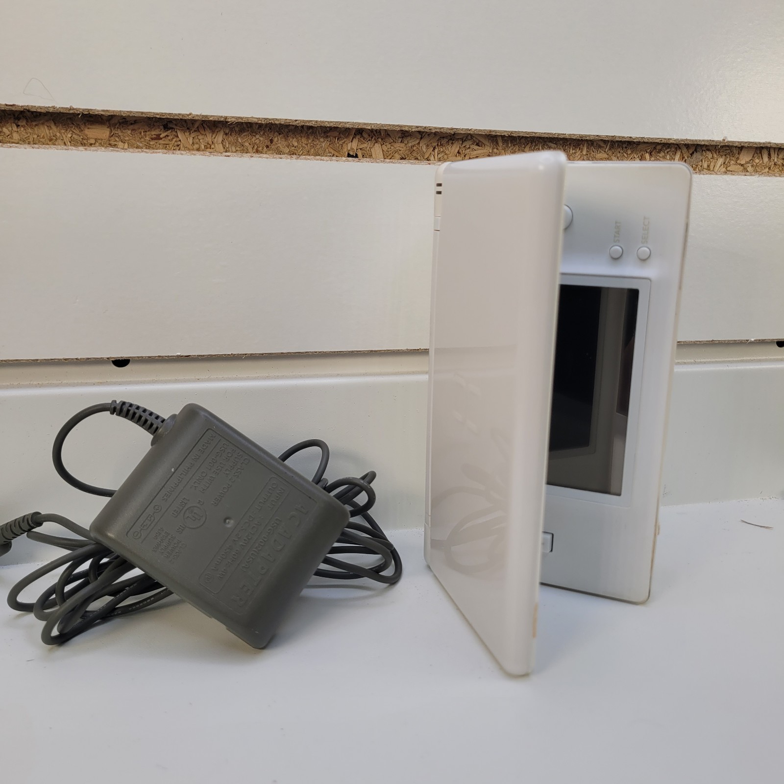 Nintendo DS Lite Console Polar White w/ Accessories Authentic Tested Working