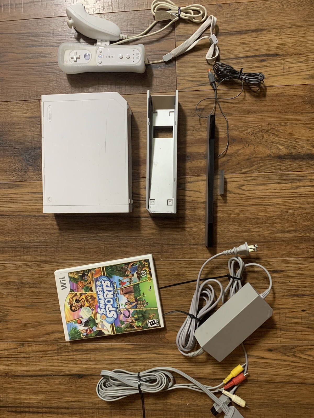 Nintendo Wii Console With Wii Sports Game Bundle Lot System 1 Controllers