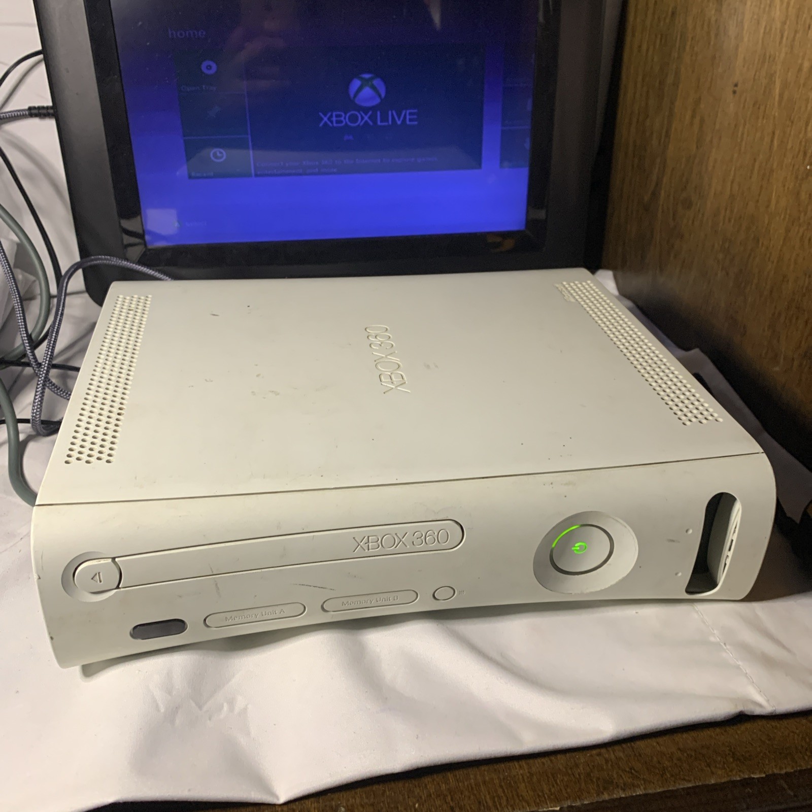 Microsoft Xbox 360 Arcade White Console + Power Chord Only Read Description