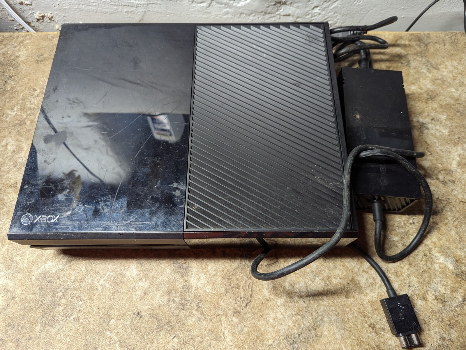 Microsoft Xbox One 500GB Console – Black For Parts Won’t Power On