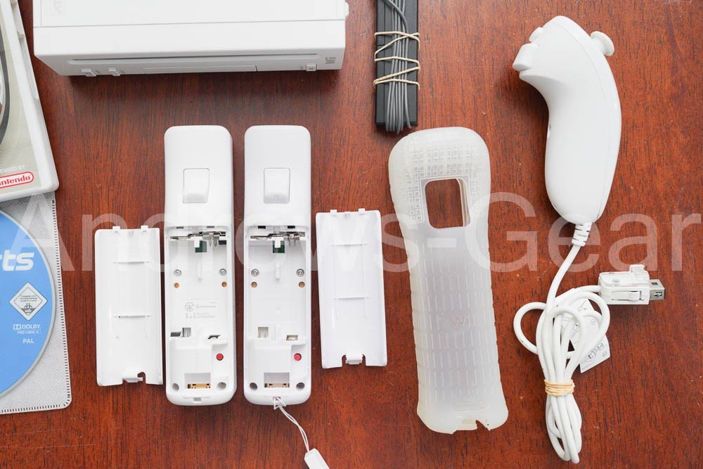 Nintendo Wii White Console Bundle – 2 Remotes, Nunchuk, Sensor Bar & 3 Games