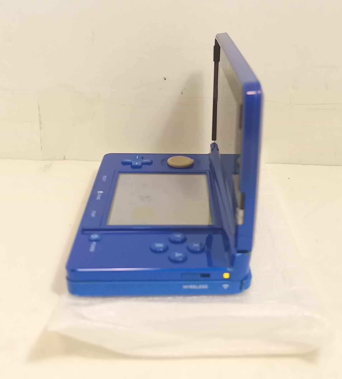 Nintendo 3DS Game Console Covalt Blue color W/ Charger Box Instruction SD card