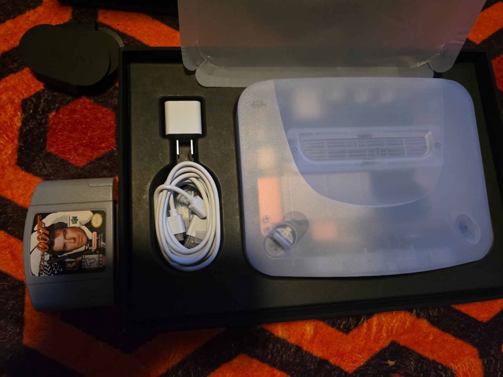 Analogue 3D Prototype Glacier Limited Edition + James Bond GoldenEye 007 for N64