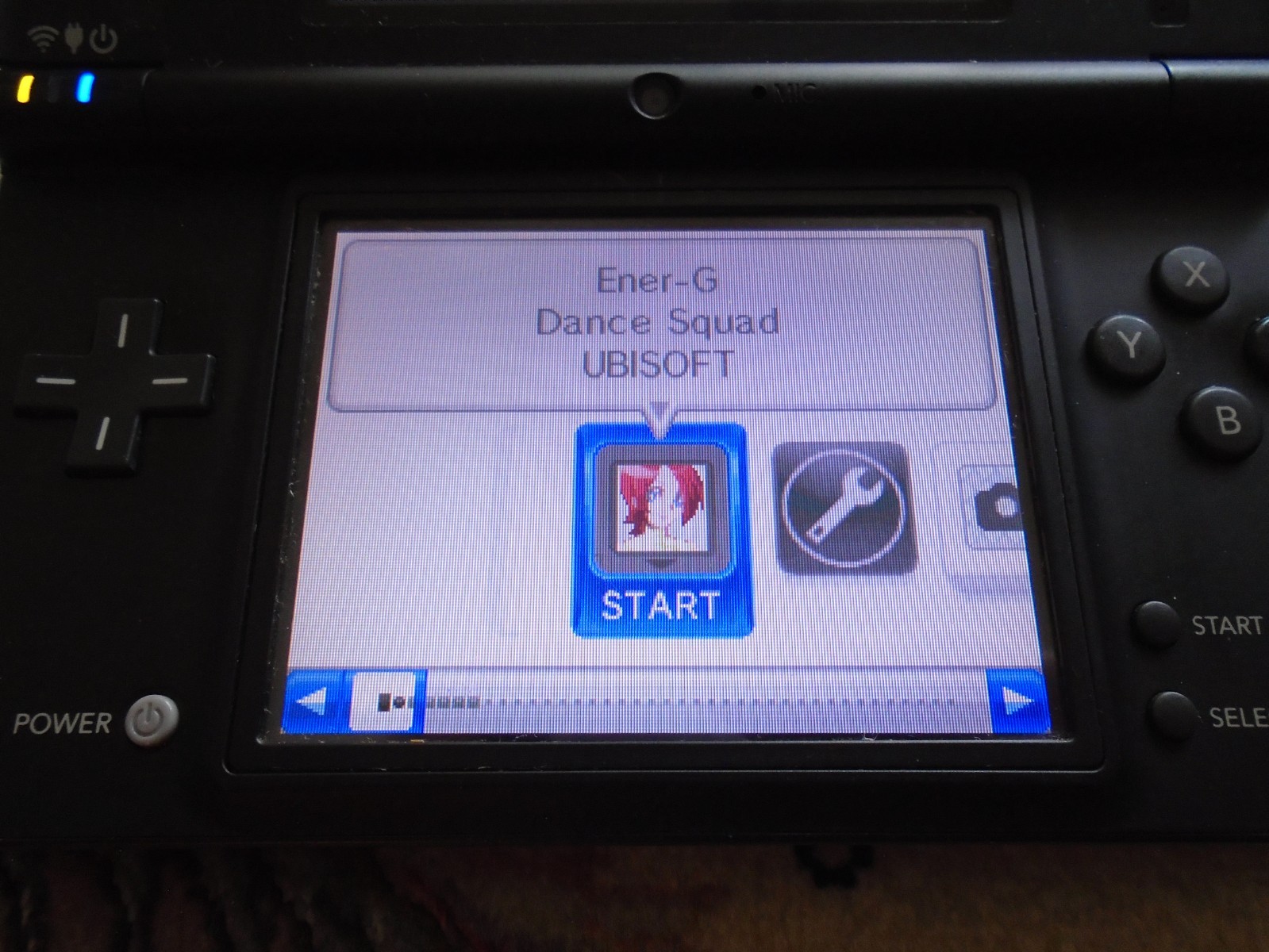 SEMI-WORKING Nintendo DSi Black Console with lots of games FOR REPAIR READ USA