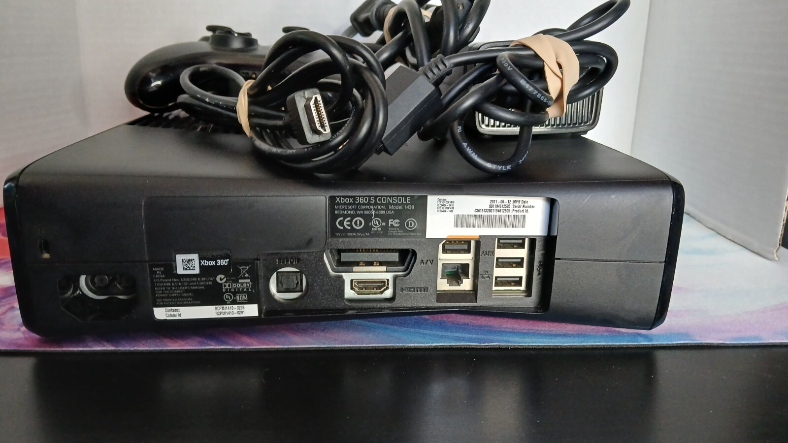 Microsoft Xbox 360 Slim Console (250GB) Controller Kinect with 3 games. Tested.
