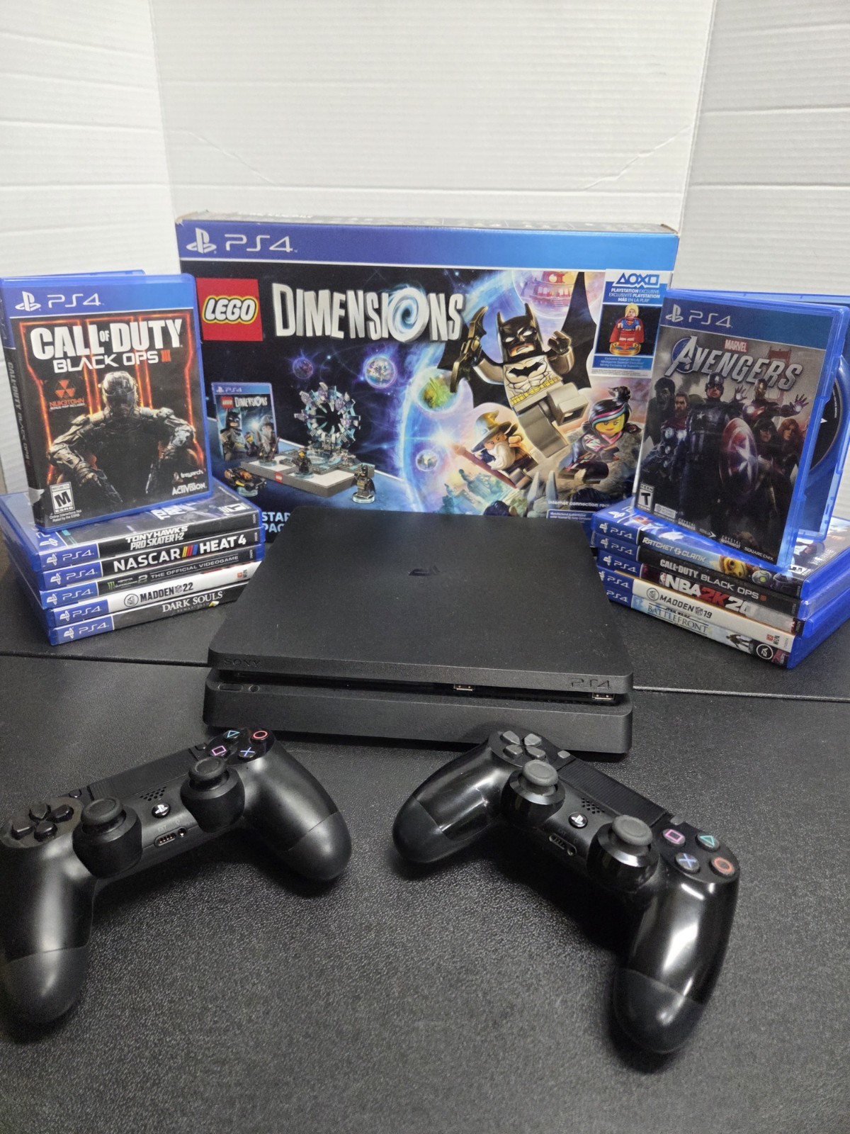 PlayStation 4 Console Bundle 500GB-2 Controllers-12 Games