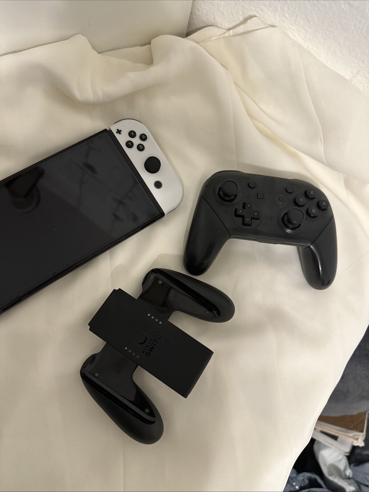 Nintendo Switch, OLED Model, White Joy-Con, 64 GB