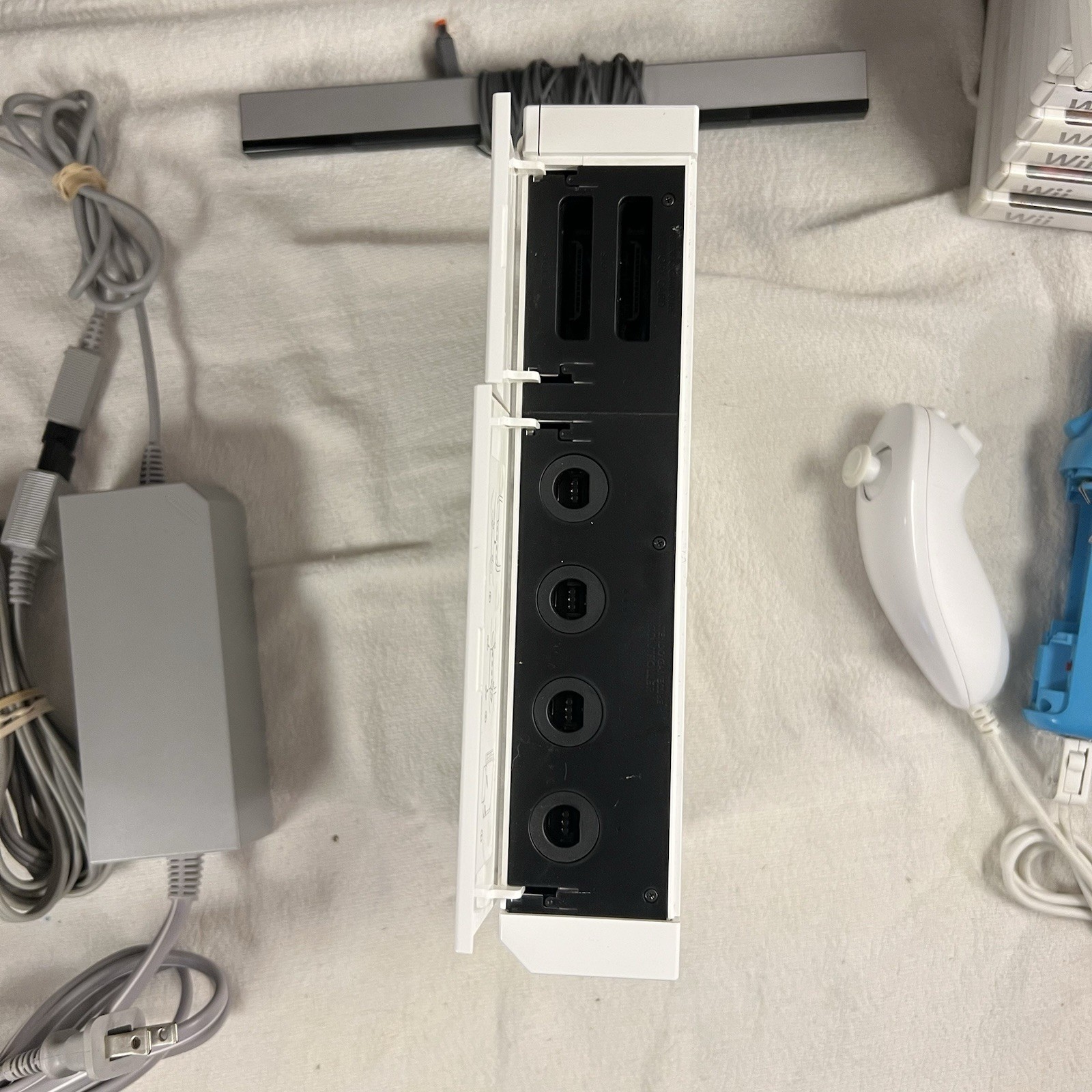 Nintendo Wii RVL-001 512 MB Home Console Bundle 7 Games