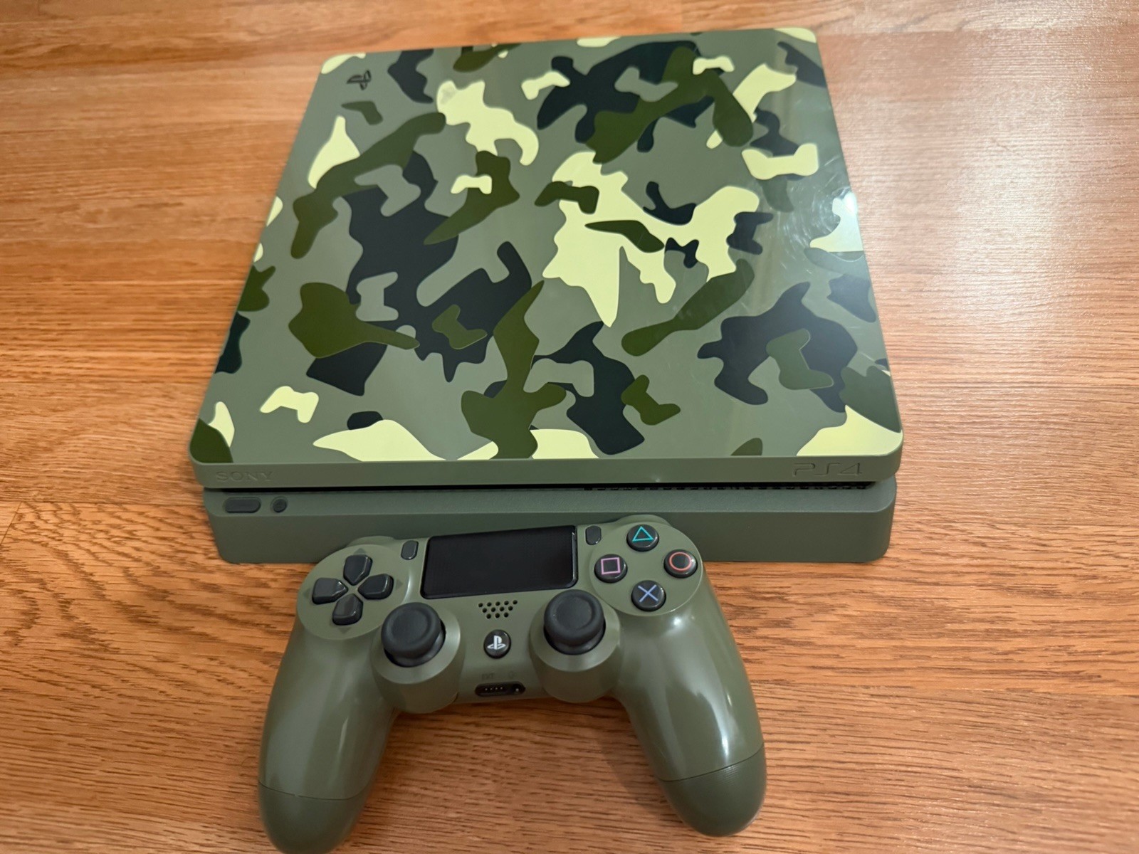 Sony PlayStation 4 Slim Call of Duty: WWII Limited Edition 1TB Green Camouflage