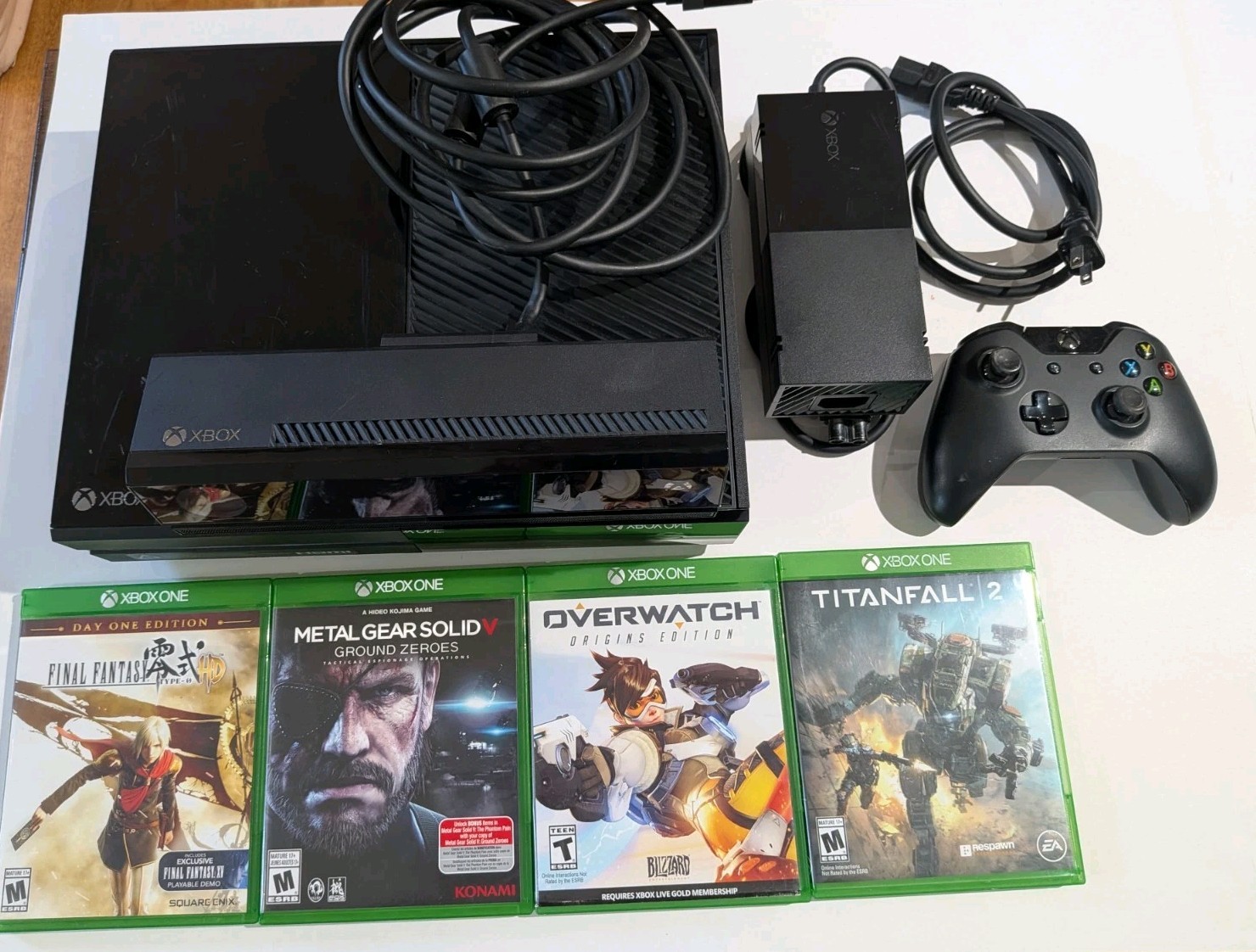 Microsoft Xbox One 500GB Console Kinect Bundle – One ControlleBlack W/ 4 Games