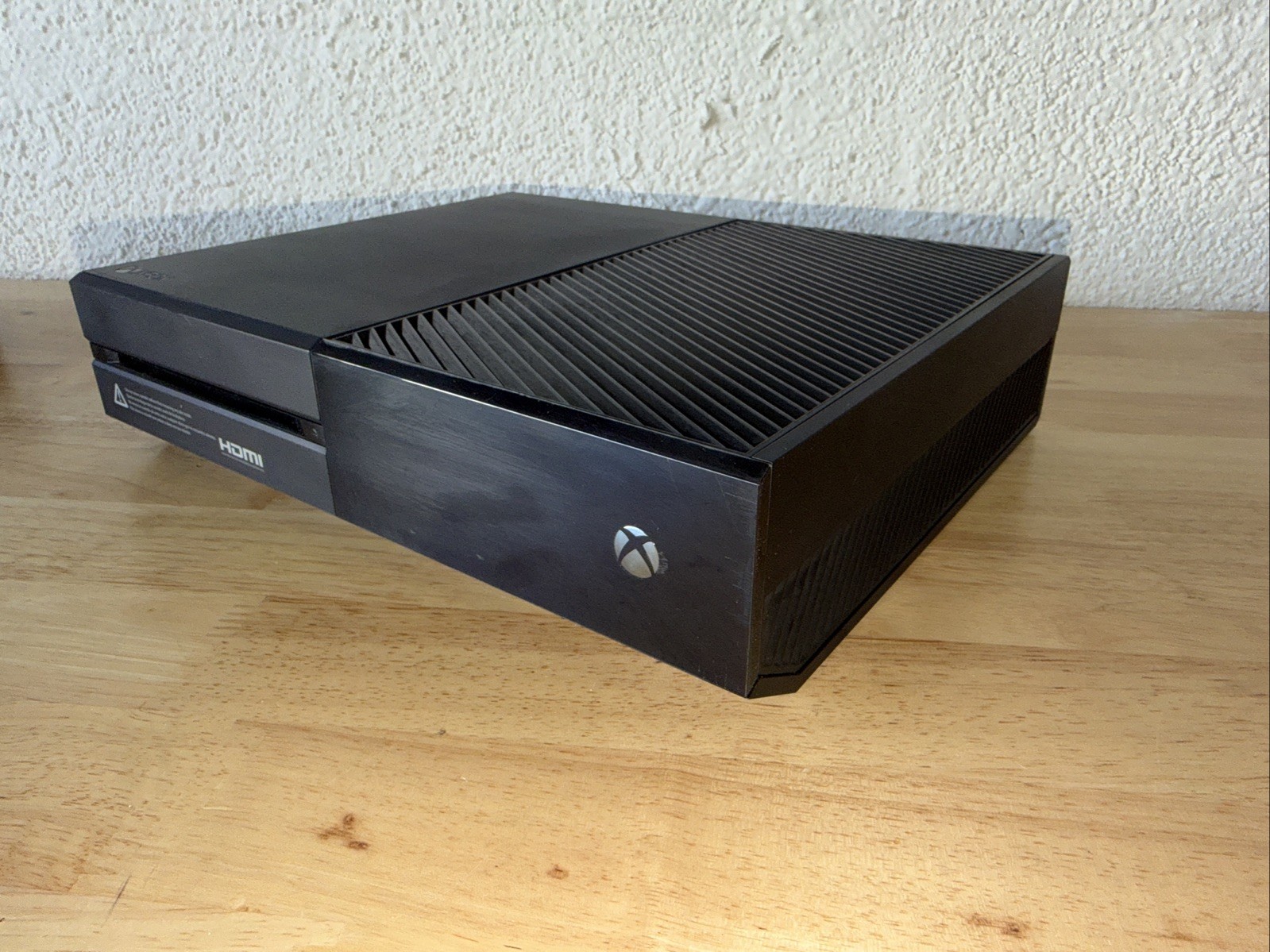 Microsoft Xbox One 500GB Console- Black – model 1540 w controller READ