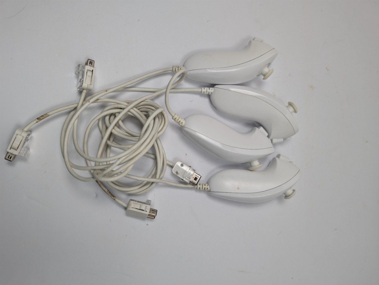 Nintendo Wii Console Bundle CIB Wii Fit Board 4 Remotes Wii Sports Zapper Lot