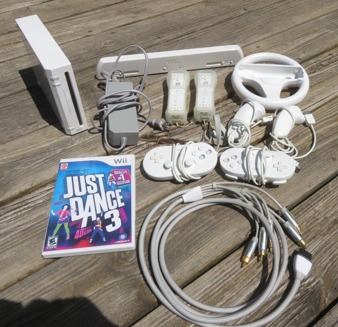 2006 Nintendo Wii RVL-001 Bundle / Lot ~ Controllers, Just Dance 3 Nunchucks etc