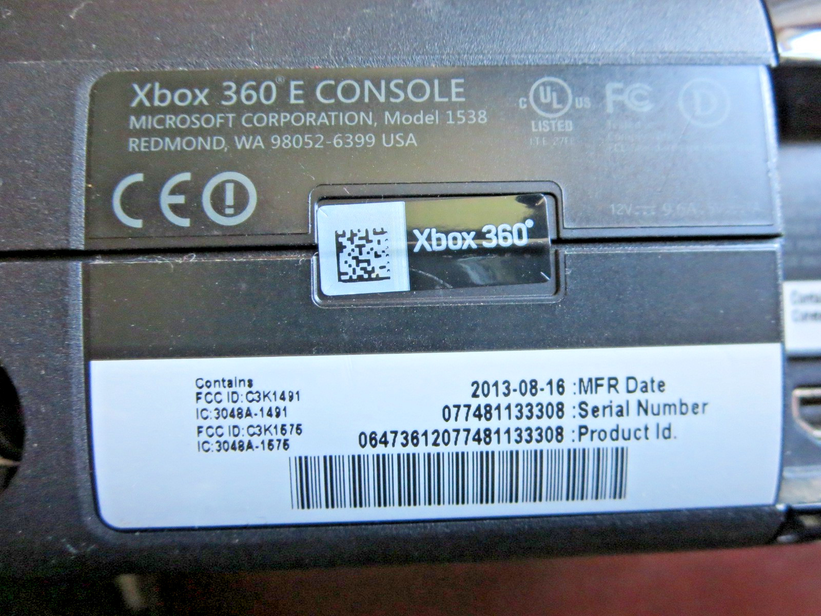 Microsoft XBox 360 E System BLACK Video Game Console 4GB Wireless Bundle 360E