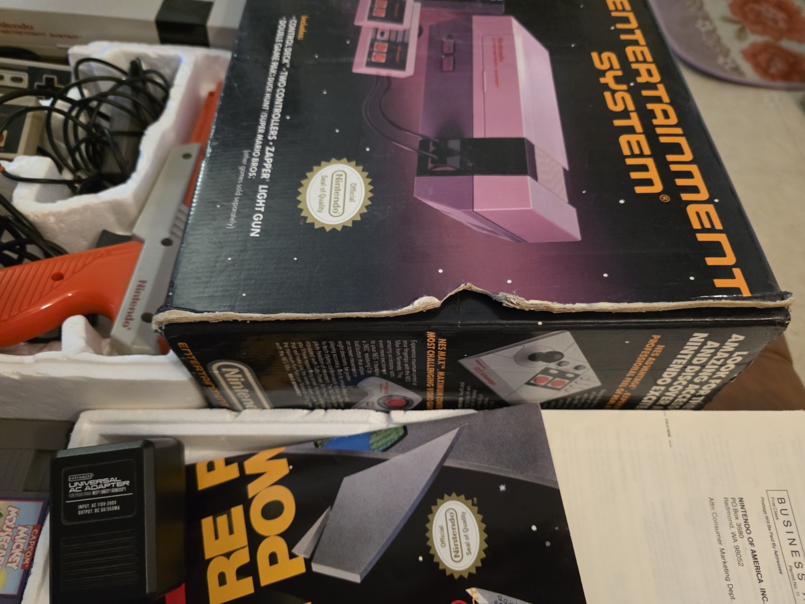 Nintendo NES Action Set Console CIB Inserts 2 Zappers 3 Controllers 17 Games
