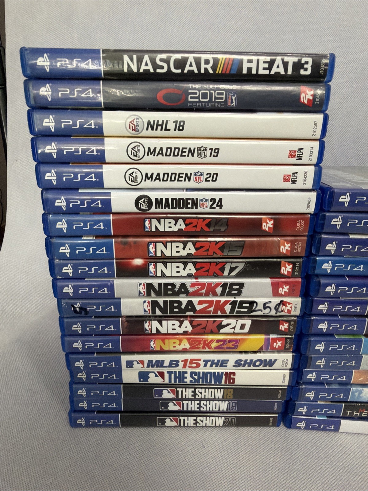 Sony PlayStation PS4 CUH-1215A Bundle-Controllers, 31 Games, Cables,