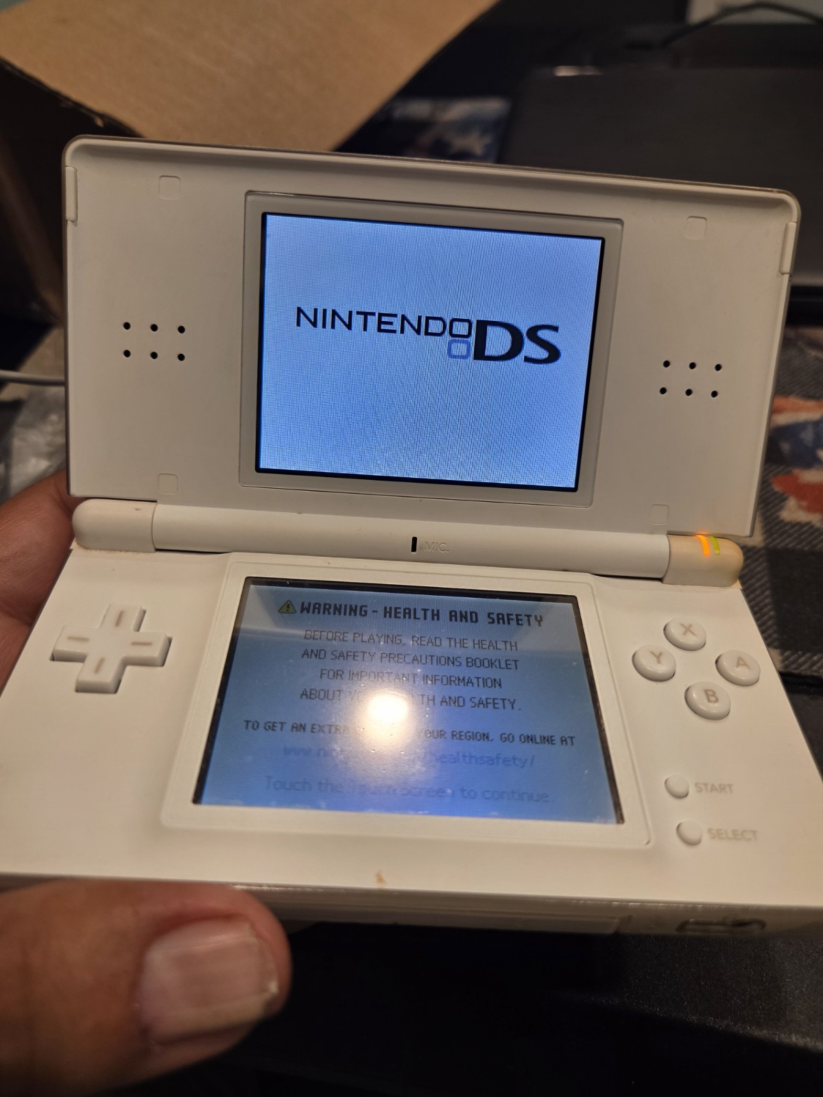 Nintendo DS Lite USG-001 JPN White Handheld Console Stylus & Cable EUC