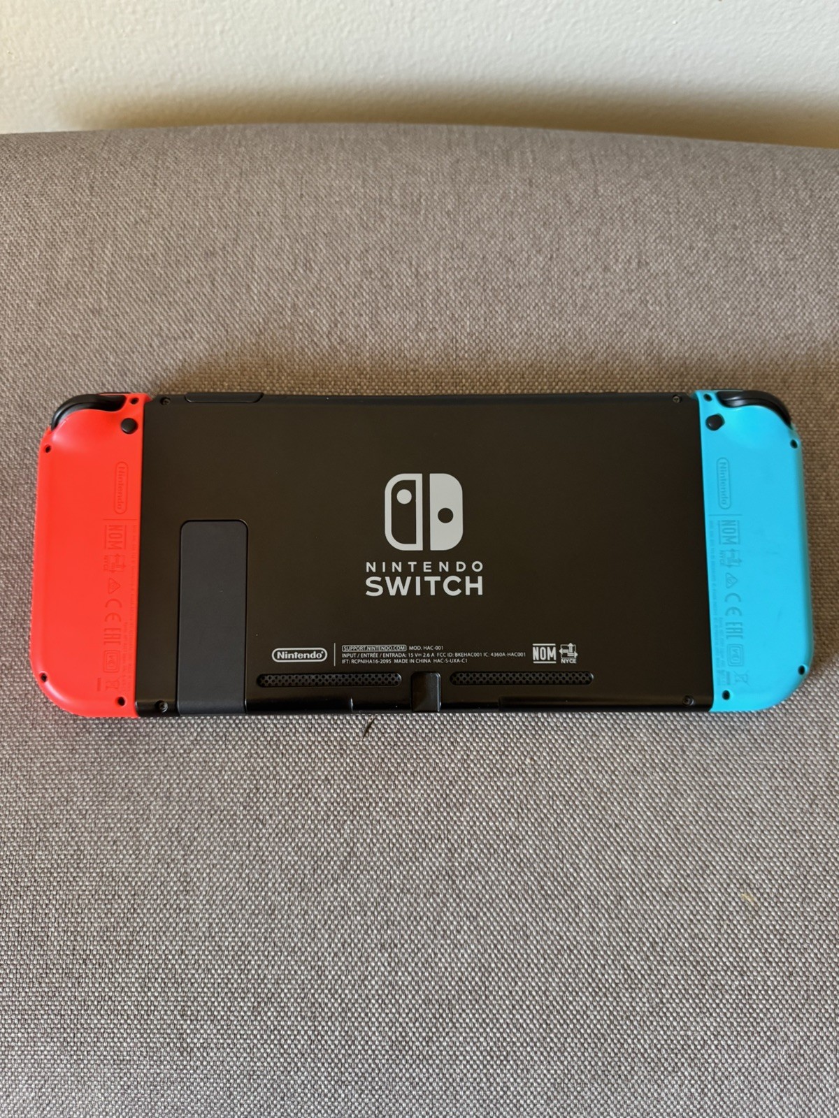 Nintendo Switch v2 Handheld Game Console Only HAC-001(-01) Black Bad Joycon READ