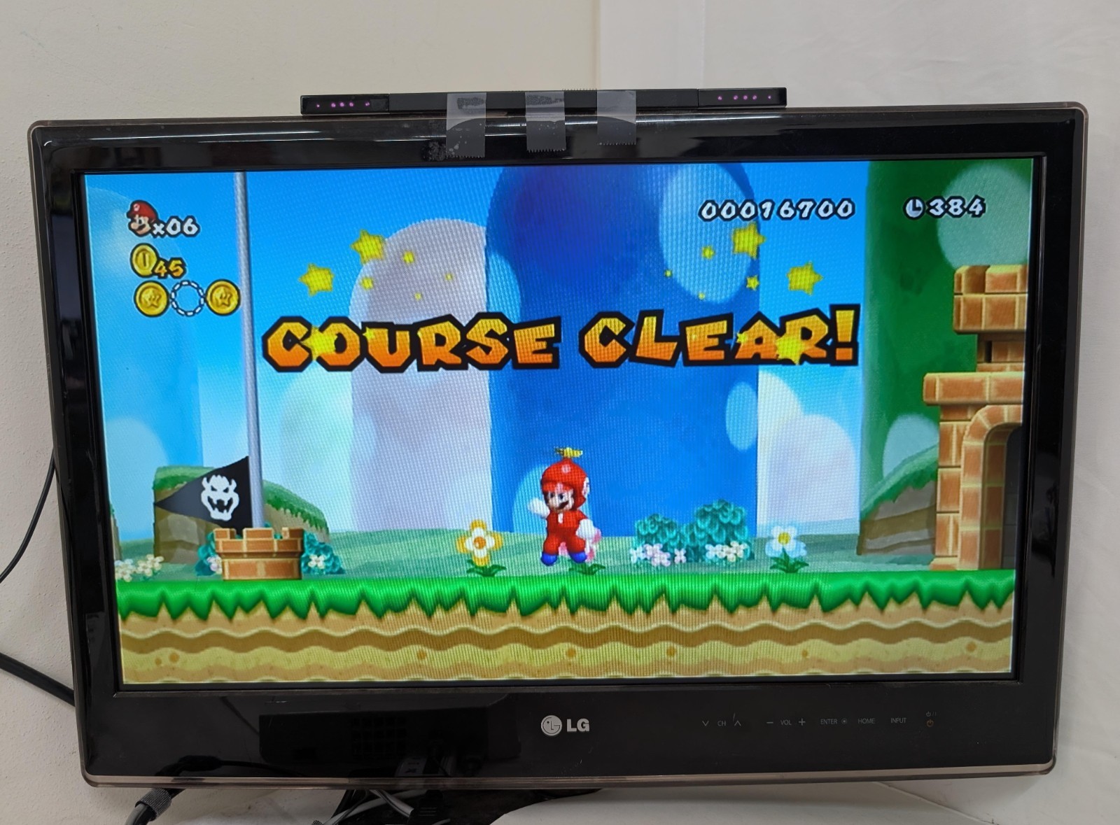 Nintendo Wii Console Bundle with 6 Games and Accessories – Tested and Working!
