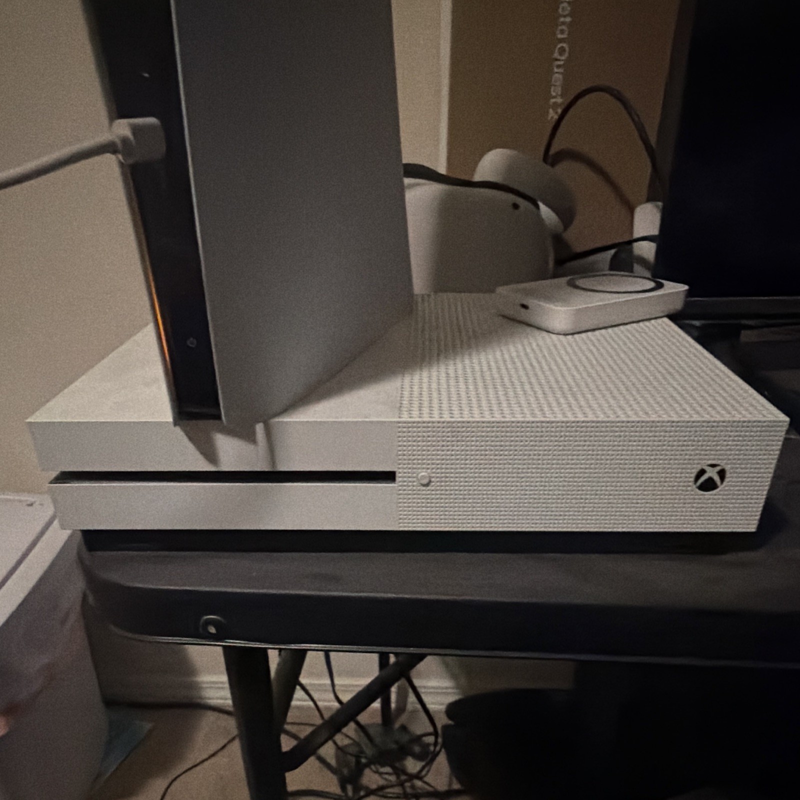 Microsoft Xbox One S White Console 4K UHD Blu-Ray Compatible Region Free HDMI