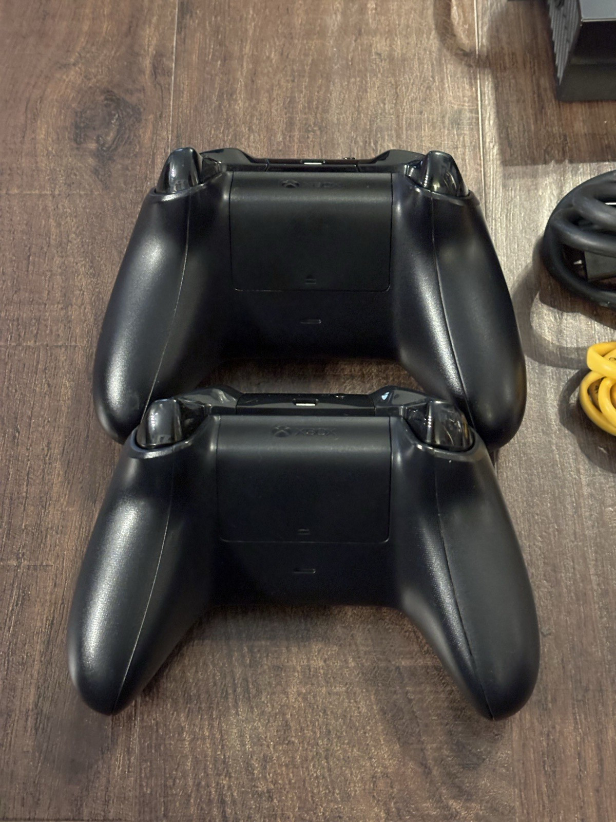 Microsoft Xbox One 365GB Console Model 1540 with 2 Controllers & Cables – RESET