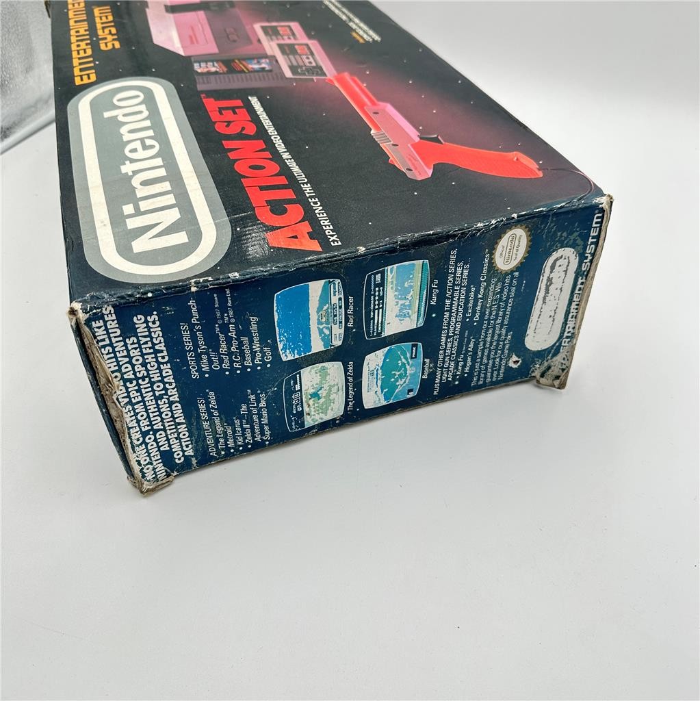 Nintendo NES Action Set w/ Control Deck, Controllers, Zap Gun & Box Untested