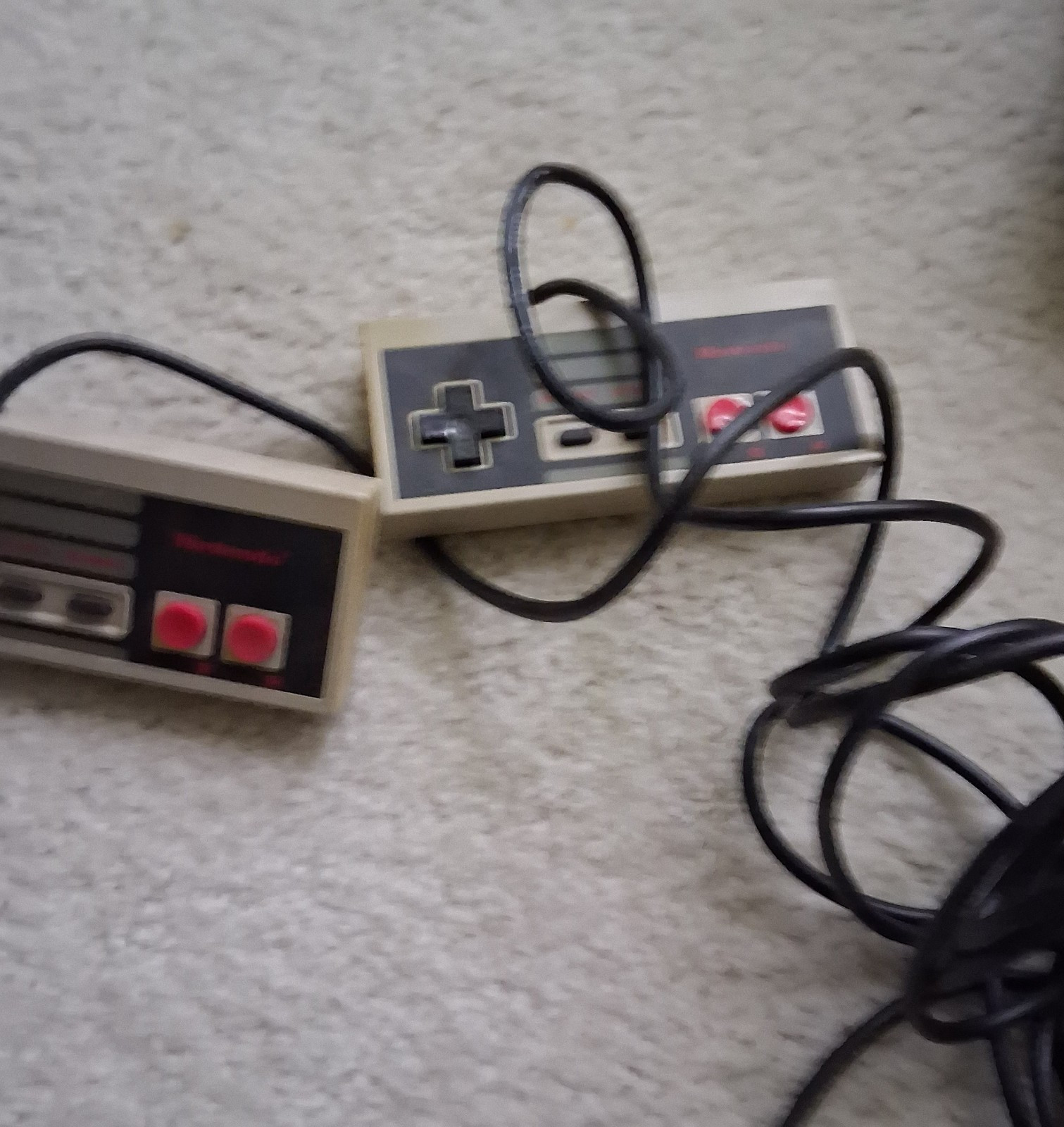 Original Nintendo NES Console Bundle (NES-001) Retro Gaming 2 Controllers Game