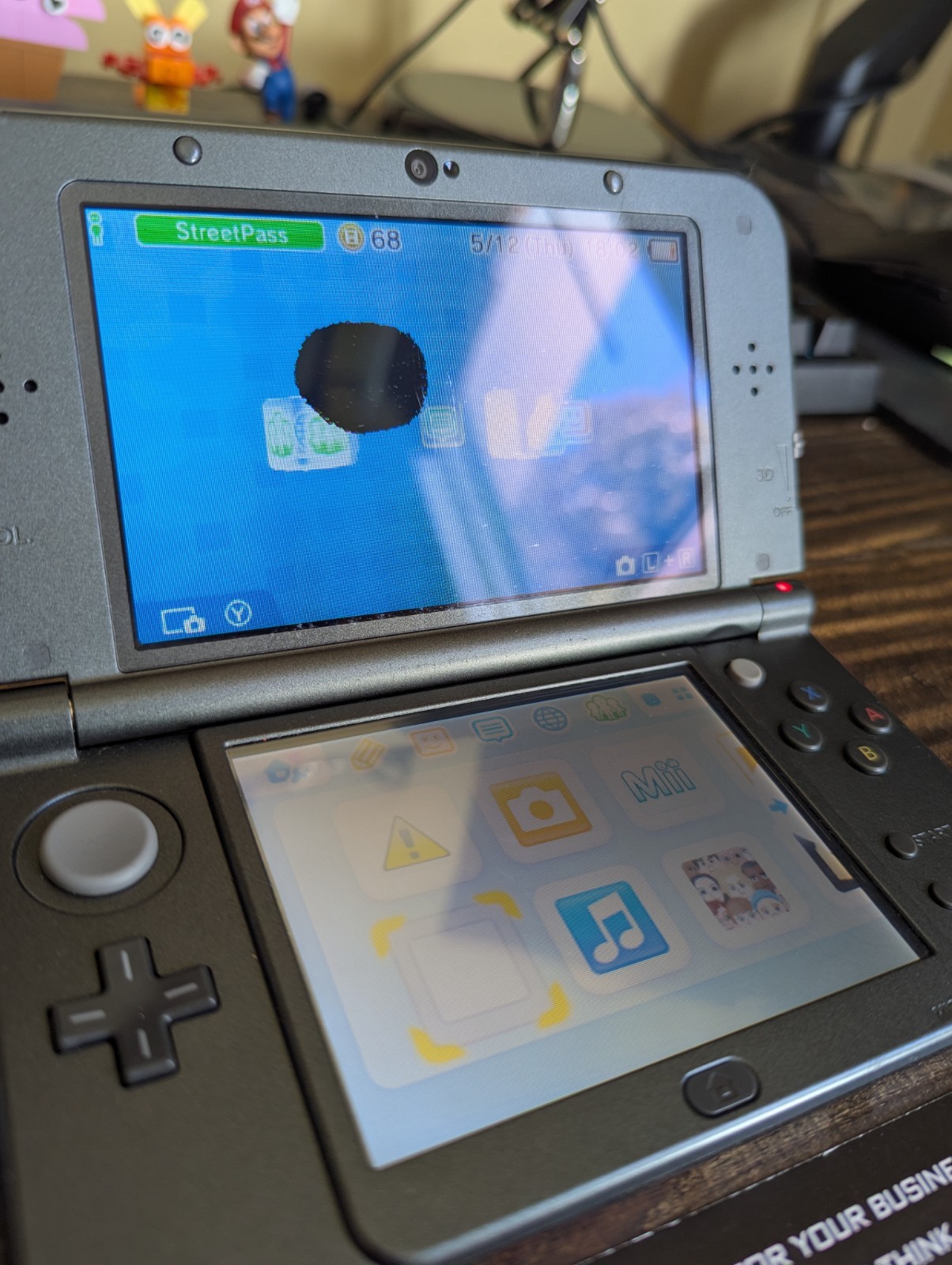 Nintendo New 3DS XL Black Console Dead Pixel Spot