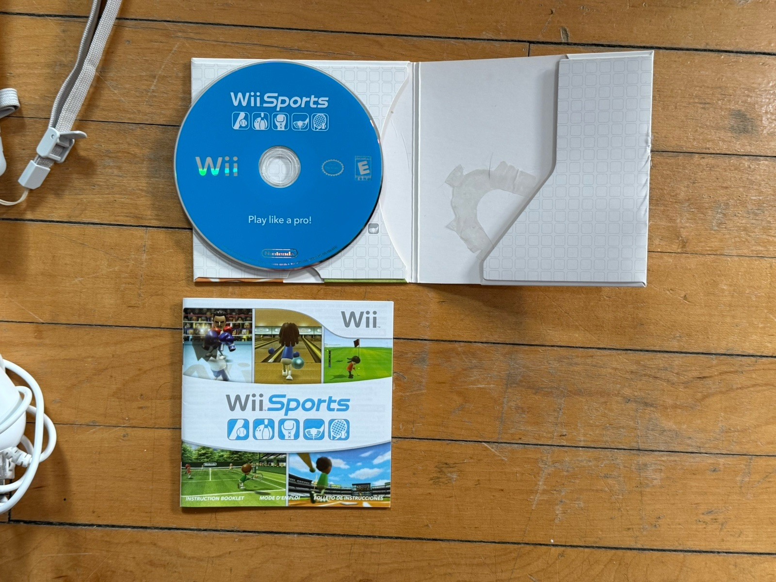 Nintendo Wii Console White Complete In Box with Wii Sports Bundle & Extra Items