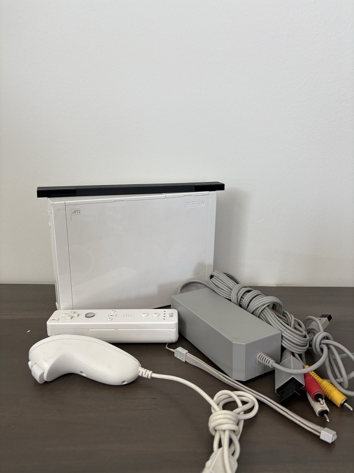 Nintendo Wii Game Console RVL-001 Bundle, USA Version, White