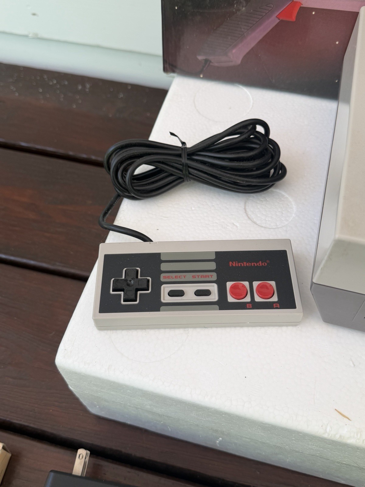 1988 Nintendo NES Action Set Console w/ Box-Controllers-Gun-Adv Remote & 7 Games