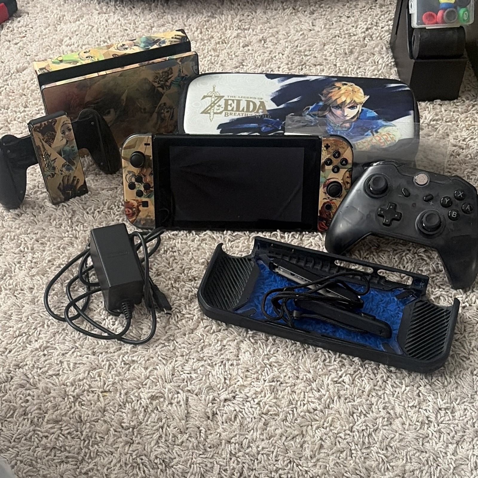 V1 Nintendo Switch Bundle (Zelda Skins)