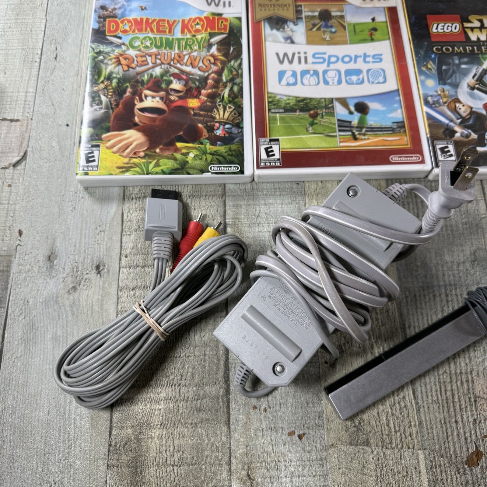 Huge Nintendo Wii Bundle Lot – Console, Controllers, 33 Games, Accesso, & More