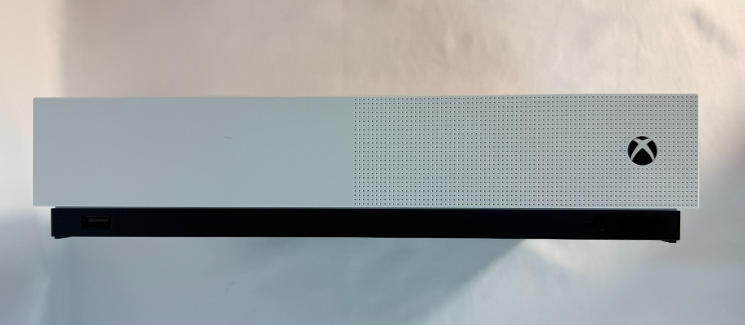 Microsoft Xbox One S All-Digital Edition 1TB Model 1681 Console Controller Great