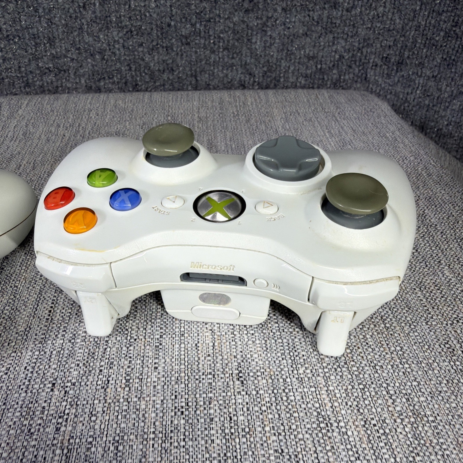 Microsoft Xbox 360 Pro 20GB Console Bundle HDMI Falcon 2007 w/ 2 Controllers