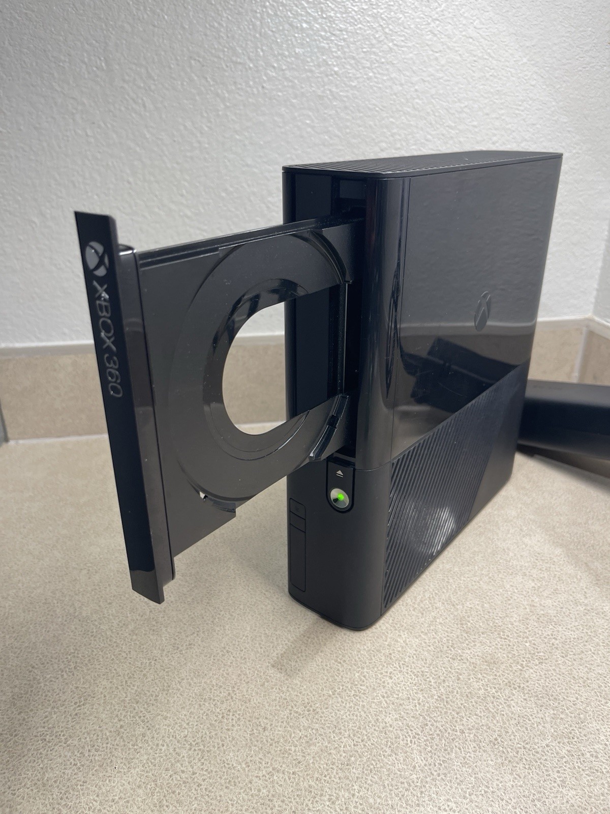 Microsoft Xbox 360 E 250GB Wi-Fi 1080p NTSC-U/C Black w/ 2 Controllers