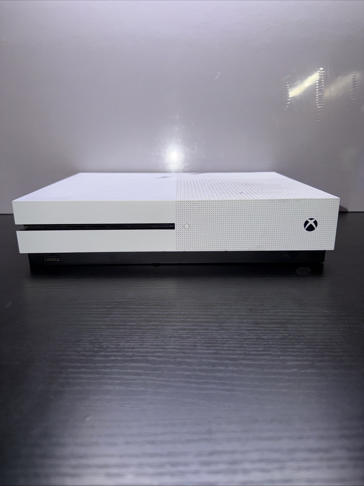 ●cosmetically flawed●Microsoft Xbox One S 1TB Console – White