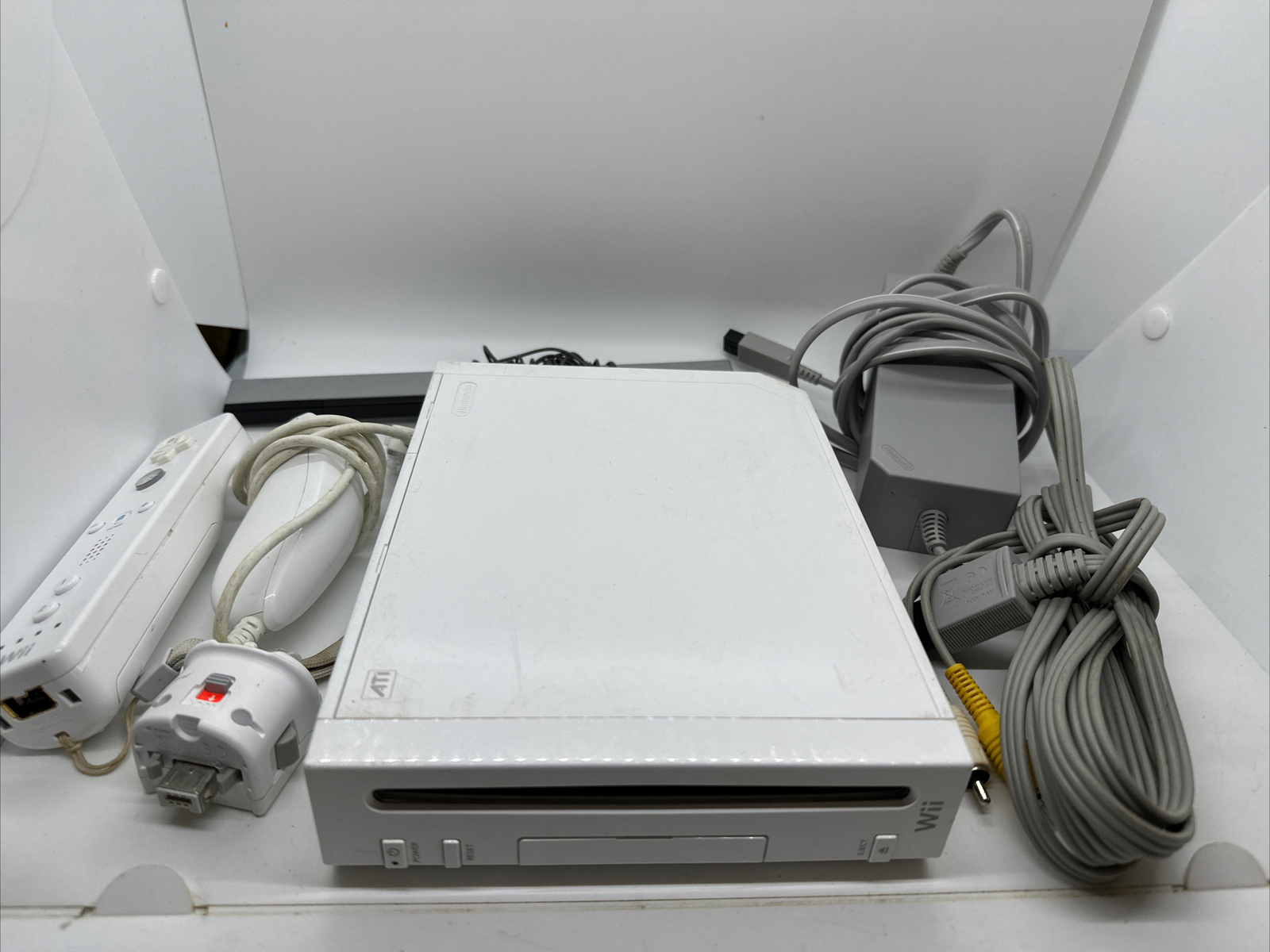 Nintendo Wii Console Motion Plus Bundle RVL-001 GameCube Console *TESTED*